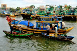 Fishing-boat,-Vietnam.jpg