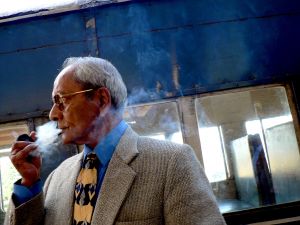 Pipe-Smoker,-Darjeeling,-India.jpg
