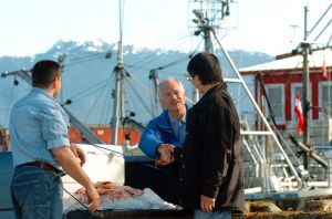 Jack-Layton-w-fishermen.jpg