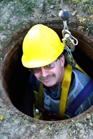 Worker,-safety-gear.jpg